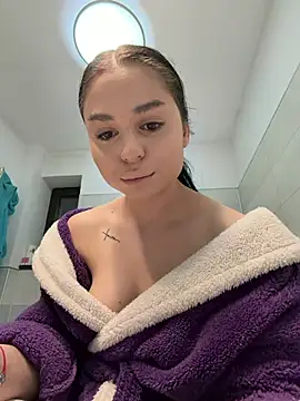 Olivia Noor online show from March 31, 9:48 pm