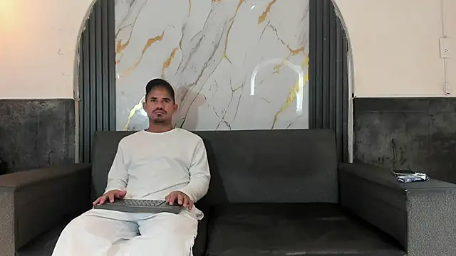 Latins on fire online show from May 16, 11:31 am