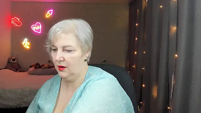 Mary-Leee online show from April 12, 6:49 am