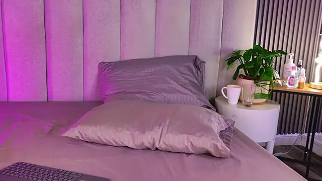 AlessiaAuren online show from April 16, 9:39 pm