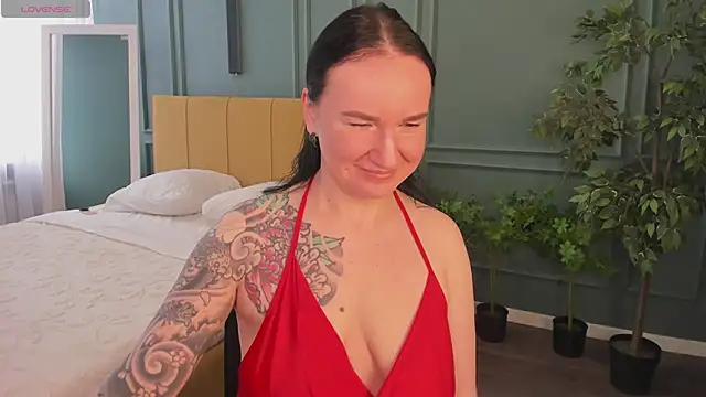 JustGrace online show from April 15, 1:00 pm