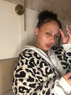 mayawesttt online show from April 15, 10:21 pm