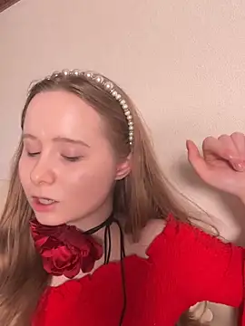 cutefoxieee online show from May 16, 7:57 pm