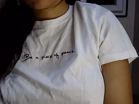 Neha Sharma2 online show from April 6, 5:36 pm