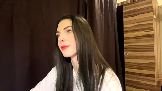 PollyDream online show from April 5, 7:07 am