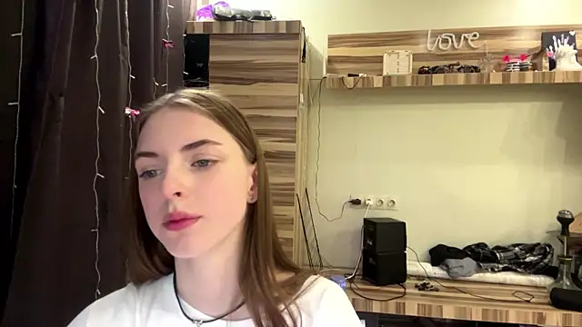 PollyDream online show from March 5, 8:43 am