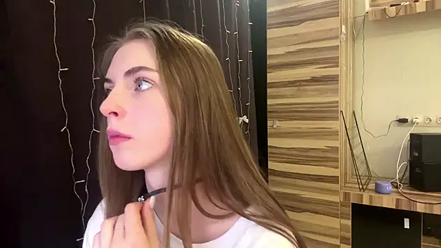 PollyDream online show from March 3, 8:31 am