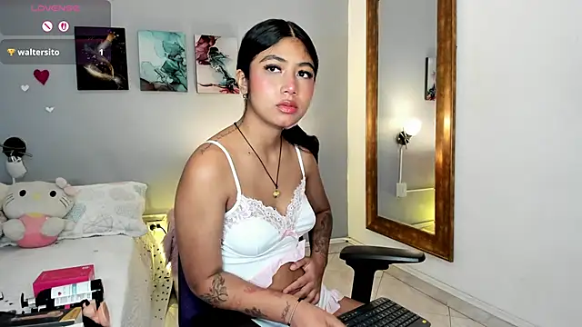 KimTaylorW online show from March 18, 3:22 am