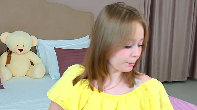 ElaraVance online show from March 30, 5:07 am