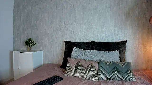 Lore evans online show from March 24, 12:27 am