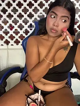 Coraline em online show from April 4, 4:50 pm