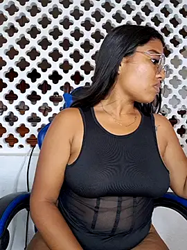 Coraline em online show from March 21, 6:24 pm