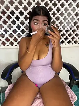 Coraline em online show from March 31, 6:19 pm