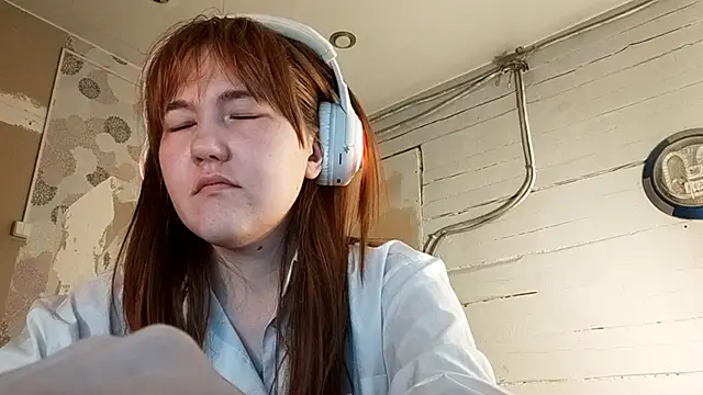 DinaFirebird online show from March 7, 7:37 am