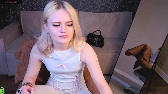Tessa Ashe online show from April 28, 9:02 am