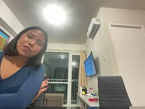 yassiestar online show from March 5, 5:20 pm