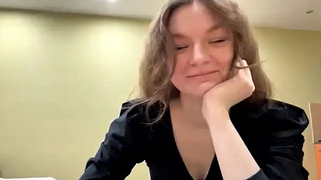 AliveCute online show from March 2, 6:14 pm