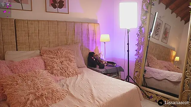 Lissanascott online show from June 3, 12:56 am