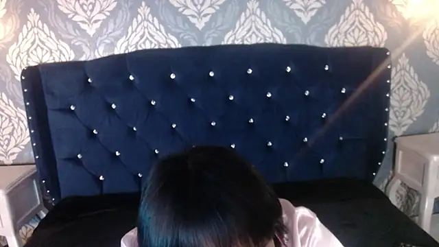 XLunaAdamsX online show from March 18, 3:33 am