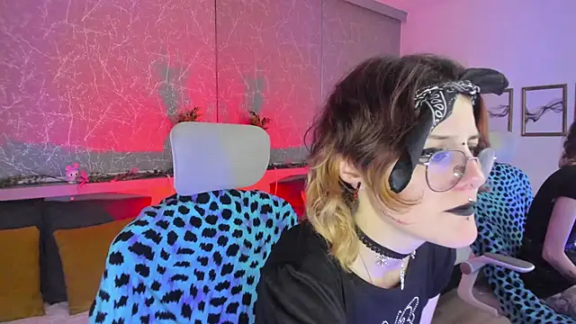 Rossie huntt online show from March 11, 2:53 pm