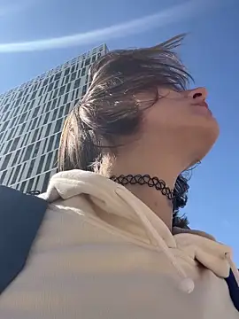 Kamorana online show from March 9, 1:03 pm