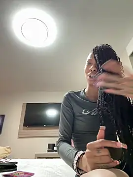 tinkyybae online show from February 28, 7:30 am