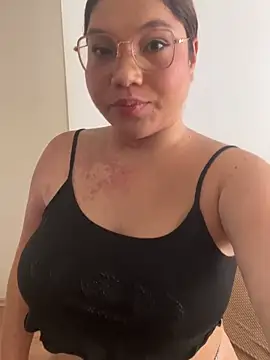 WHITEWOMEN 2 online show from March 16, 4:33 pm