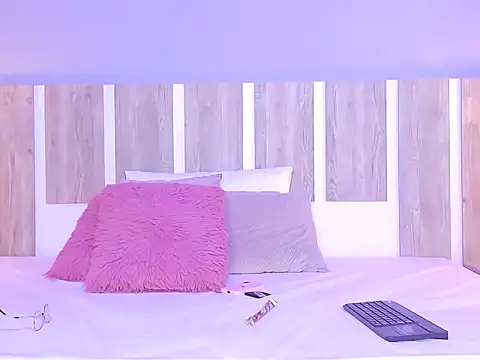 EmilySearss online show from March 22, 7:31 pm