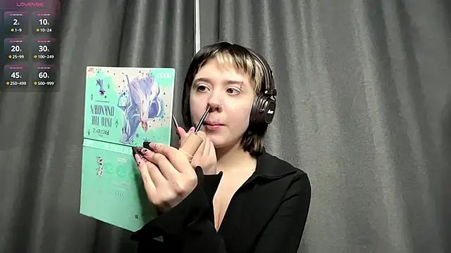 AueshaSimon online show from March 31, 5:07 am