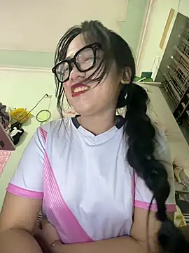 Leeeeiu online show from July 28, 3:21 pm