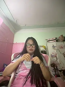 Leeeeiu online show from June 28, 5:19 pm