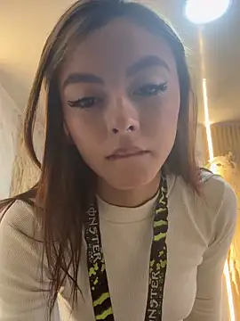   Nahomy online show from March 5, 12:34 pm