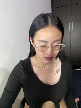 Anni Rose online show from April 11, 9:13 am