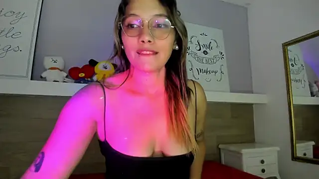 EmmaSanchez  online show from April 21, 8:05 pm