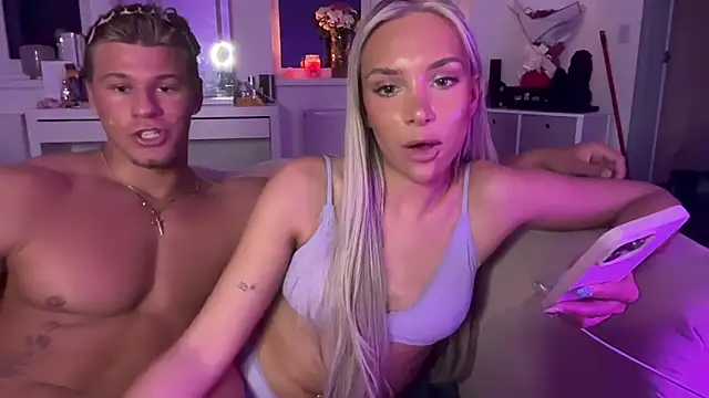 Naughtyblondex online show from May 15, 11:40 pm