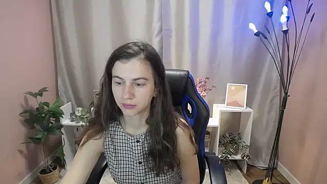 MistyBree online show from July 15, 8:19 am