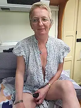 lescoquinsdu40 online show from March 16, 1:48 pm