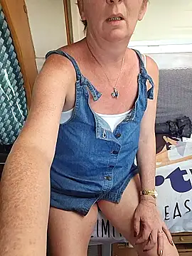 lescoquinsdu40 online show from March 24, 2:44 pm