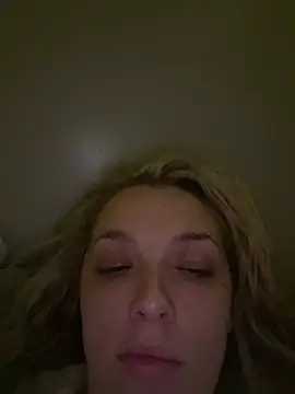 imkhloe online show from March 16, 4:15 am