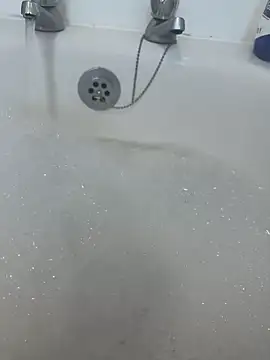 BeeMay22 online show from March 22, 10:32 am