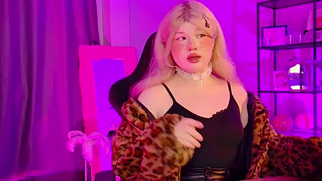 LilithNlsn online show from March 15, 3:25 pm