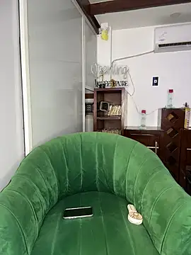 LauriLenix online show from April 26, 10:07 pm