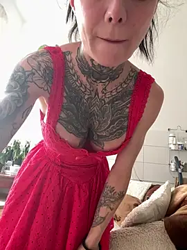 SkinnyLilly online show from July 28, 12:34 pm
