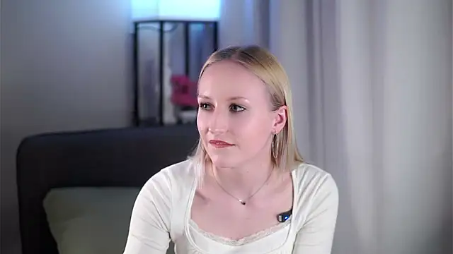 CatarinaGulla online show from March 23, 1:06 pm