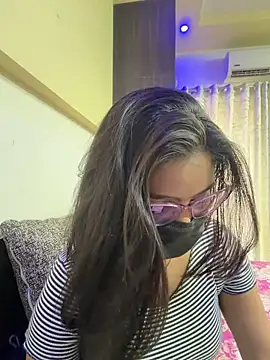 nikki catz online show from April 9, 2:25 am