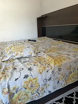 ScarletNude online show from April 21, 4:36 pm