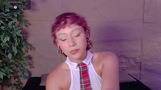 Osiriss  online show from April 13, 10:10 pm