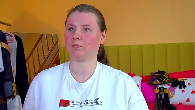 MelodyMoores online show from April 25, 7:00 am