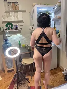 Melissa Morris online show from April 17, 9:50 pm