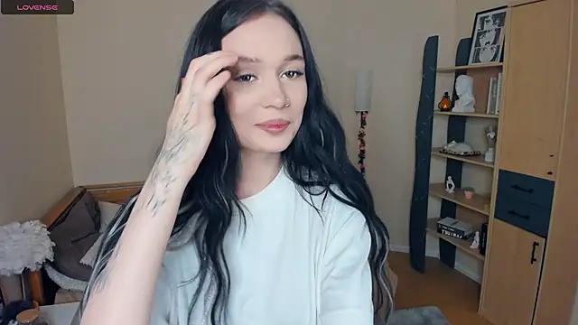 LynnCiprian online show from April 22, 7:11 pm